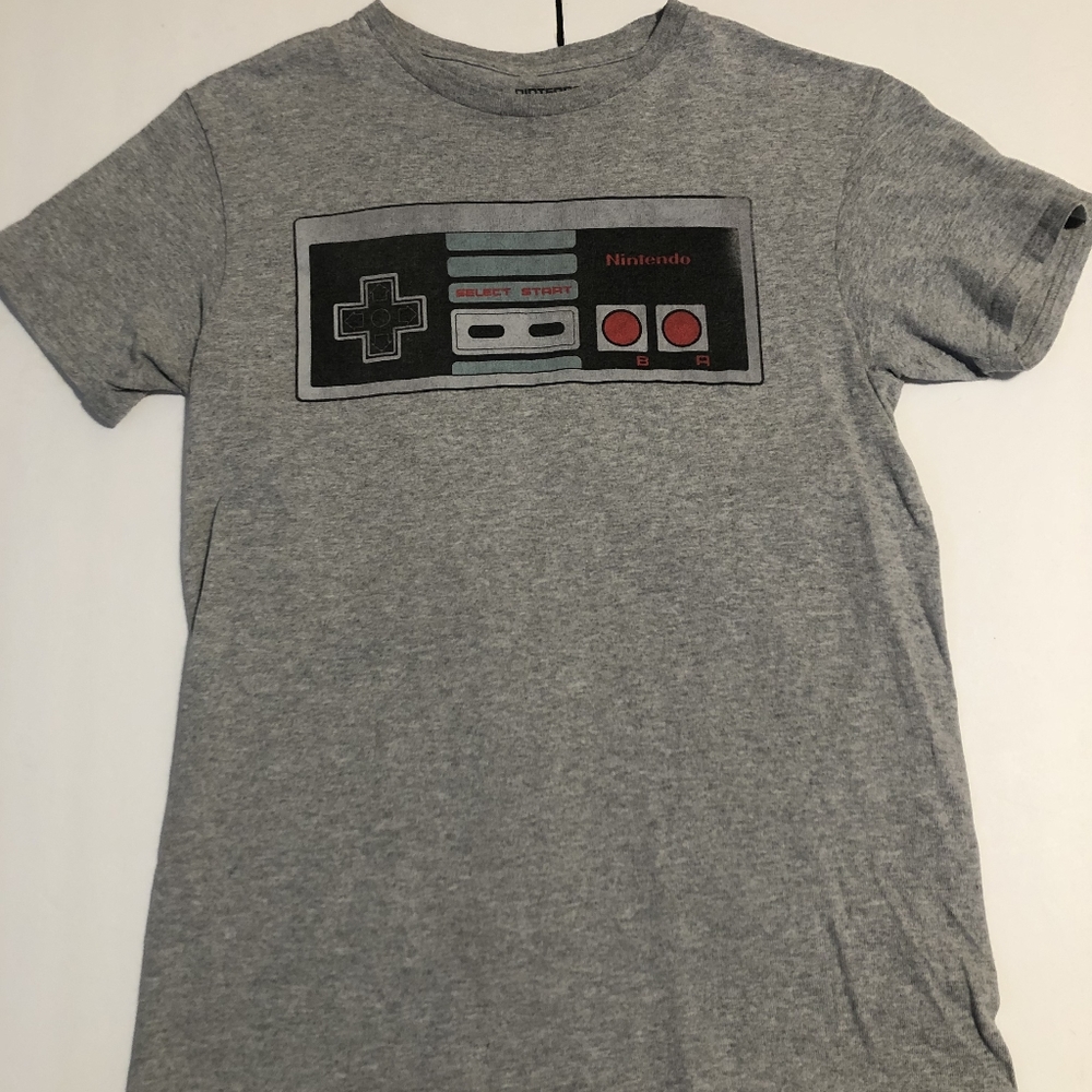 Nintendo NES Controller Men's T Shirt Size Small (S)